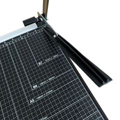 PC-GTZKA3 - GUILHOTINA A3 10FL PT TRAVA